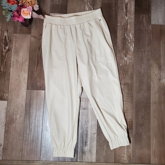 Calia by Carrie Underwood Faux Leather High Rise Jogger Cream Women's Large NWOT - Picture 1 of 16